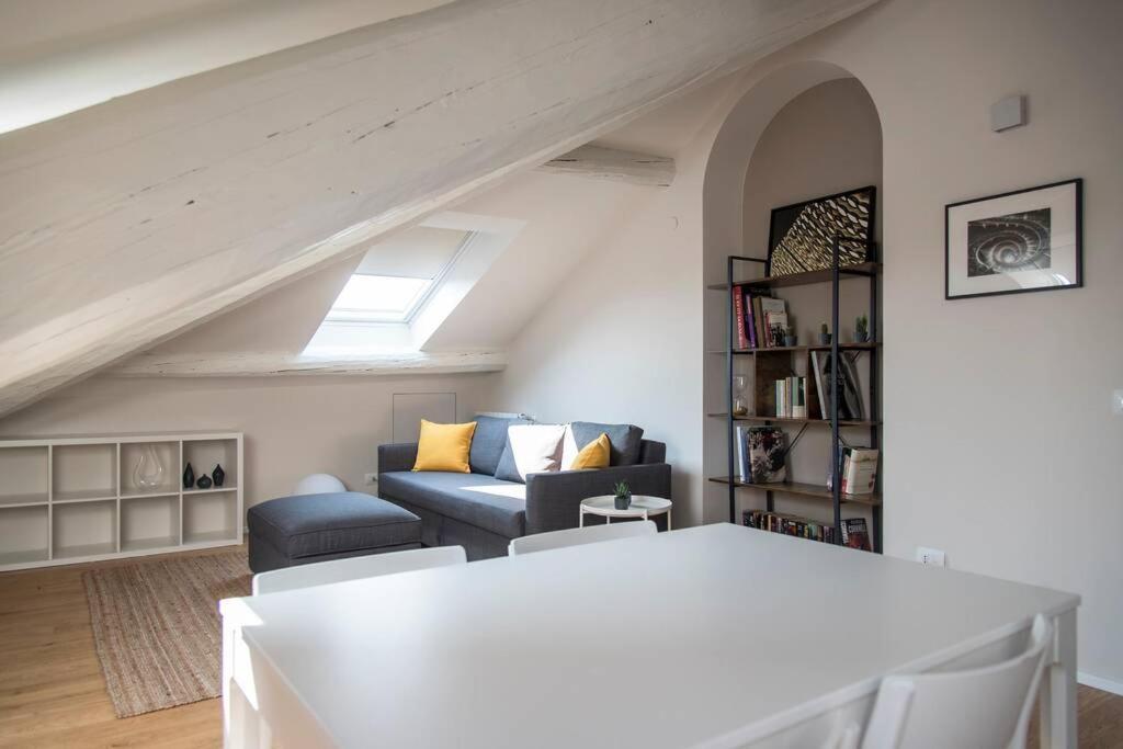 Breathtaking Castle View Youhosty - Quintino Sella Mailand Exterior foto